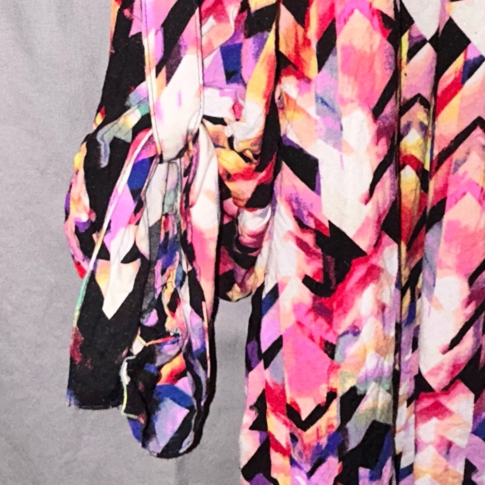 Avenue 18/20 Colorful Blouse - Picture 2 of 5